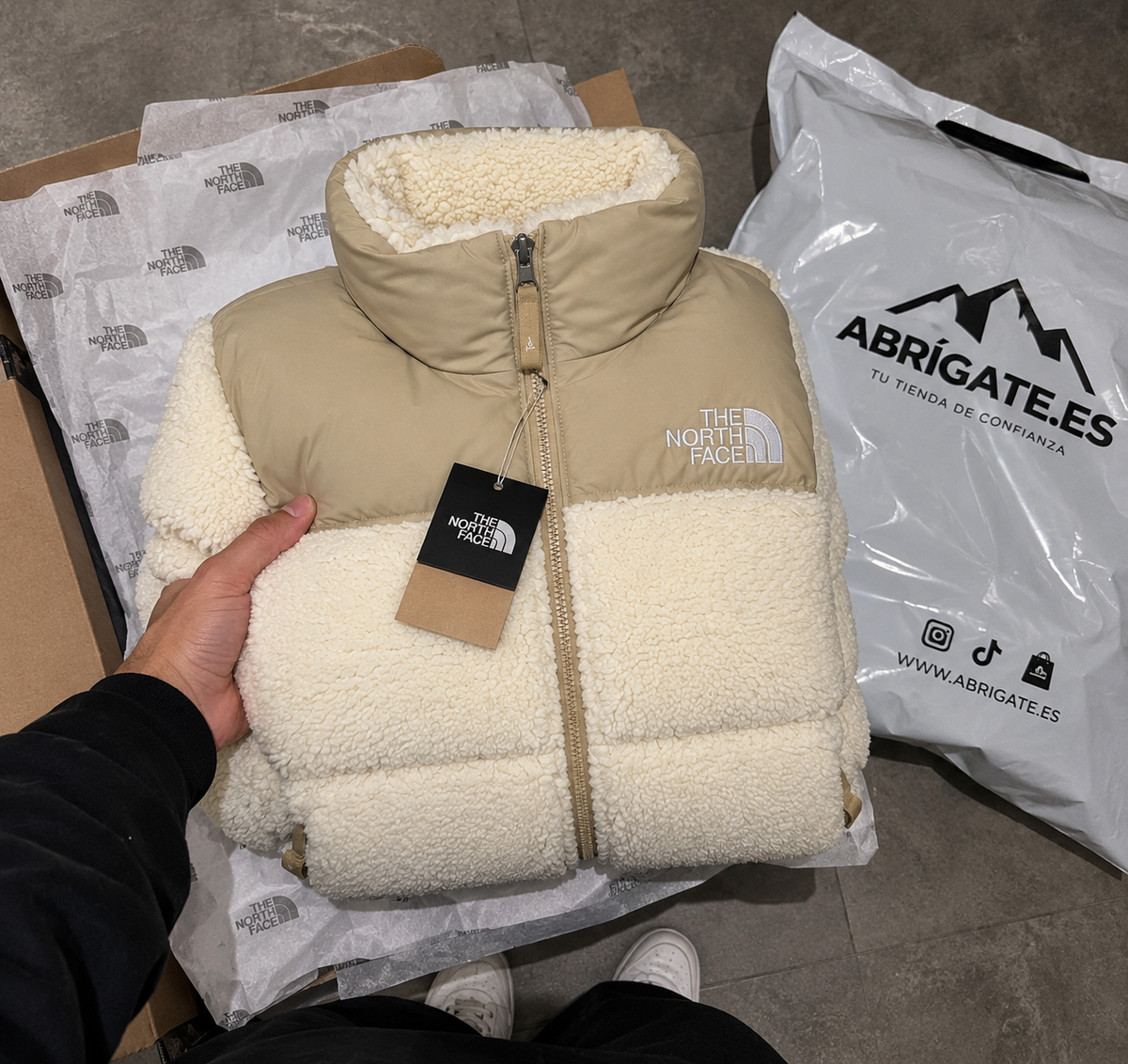 Chaqueta Sherpa Nuptse 1996 Beige – Abrigo Acolchado de Invierno